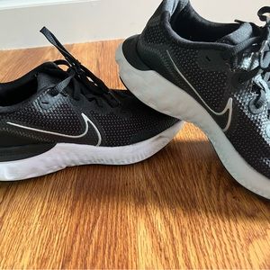 Nike Women size 8.5